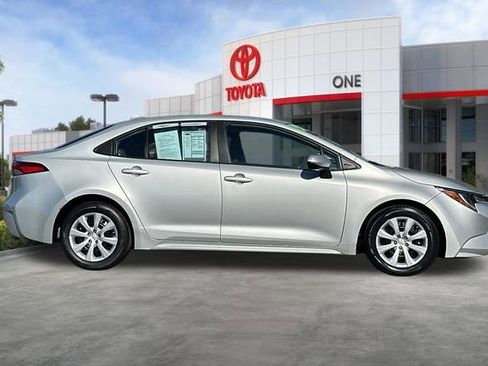 Used 2023 Toyota Corolla LE image 3