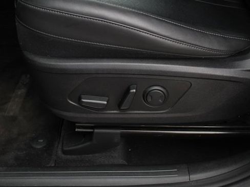 Used 2023 Kia Sorento SX image 3