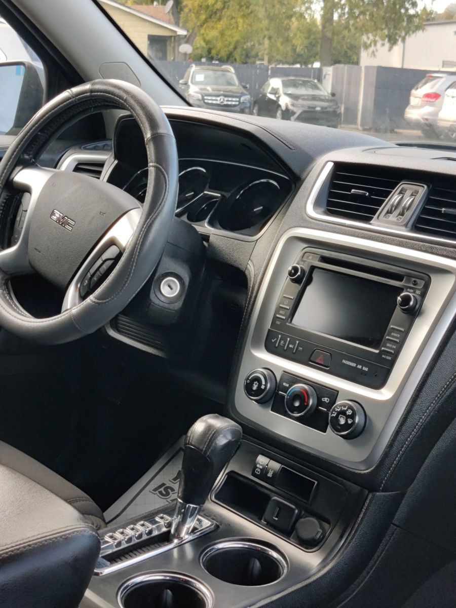 Used 2016 GMC Acadia SLE FWD image 12