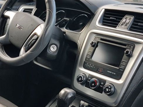 Used 2016 GMC Acadia SLE image 12