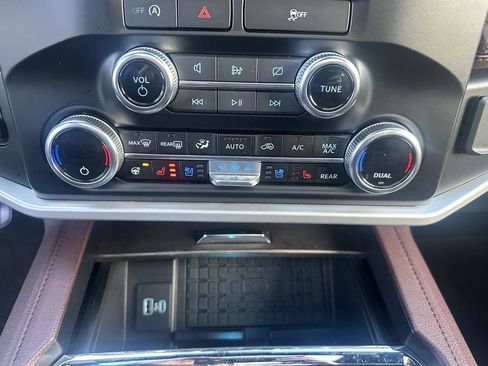 Used 2024 Ford Expedition Limited AWD/4WD image 19