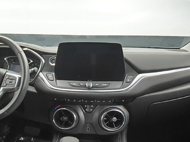Used 2024 Chevrolet Blazer LT w/ Convenience Package FWD image 23