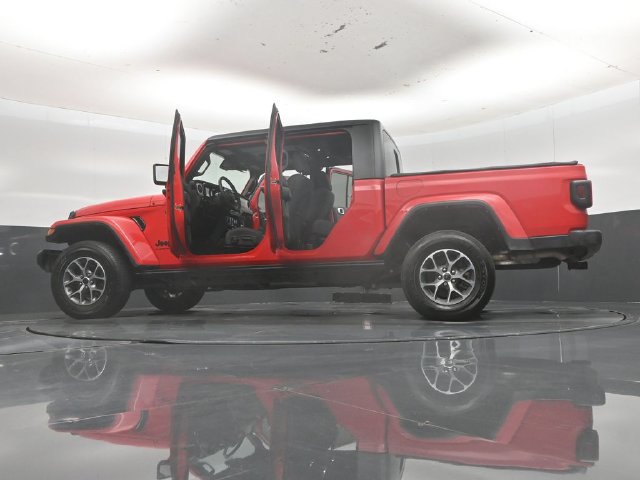Used 2024 Jeep Gladiator Sport AWD/4WD image 59