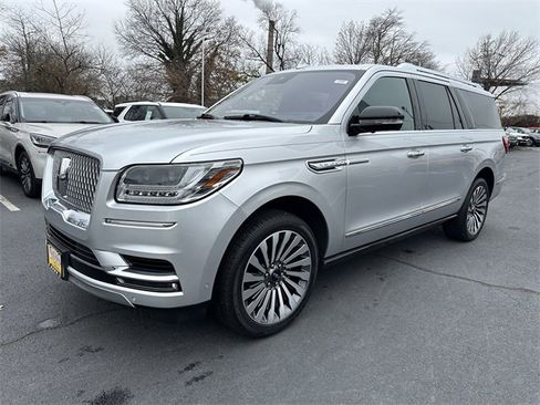 Used 2019 Lincoln Navigator L Reserve image 9