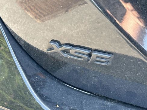 Used 2021 Toyota Camry XSE FWD image 10
