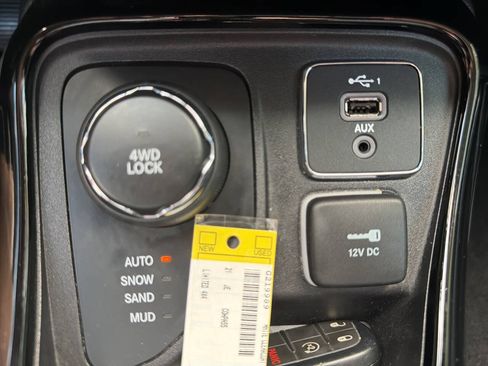 Used 2021 Jeep Compass Limited w/ Sun and Sound Group AWD/4WD image 33
