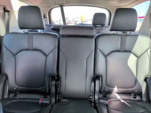 Used 2025 Honda Pilot EX-L image 30