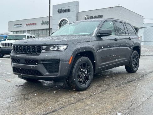 New 2026 Jeep Grand Cherokee Altitude AWD/4WD image 2