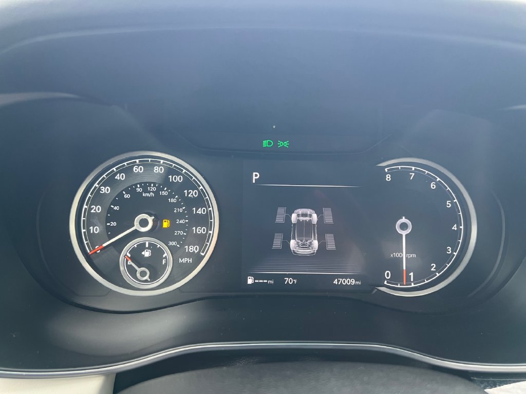 Used 2025 Genesis G70 2.5T AWD/4WD image 33