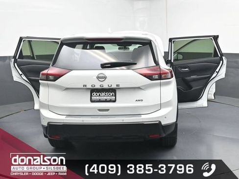 Used 2025 Nissan Rogue SV AWD/4WD image 24