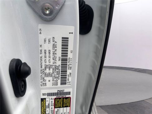 Used 2024 Toyota Tundra Platinum AWD/4WD image 42