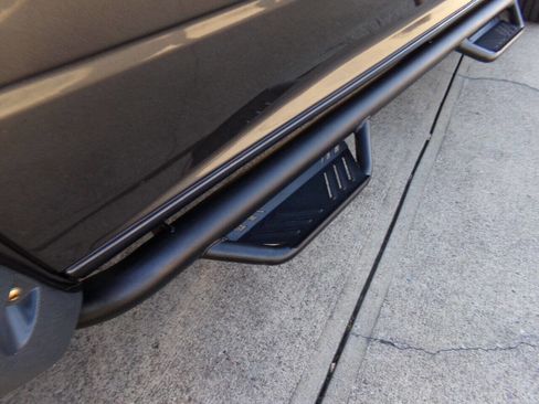 Used 2018 RAM 2500 Tradesman w/ Chrome Appearance Group image 9