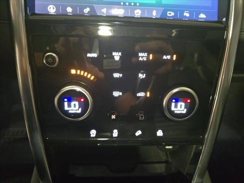 Used 2020 Land Rover Discovery Sport SE AWD/4WD image 23