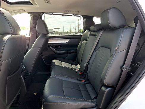 Certified 2024 MAZDA CX-90 3.3 Turbo w/ Preferred Package AWD/4WD image 12