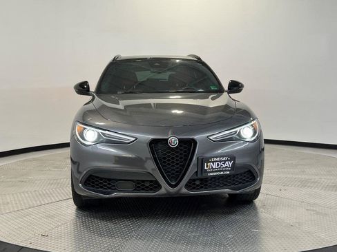 Used 2022 Alfa Romeo Stelvio Veloce image 2