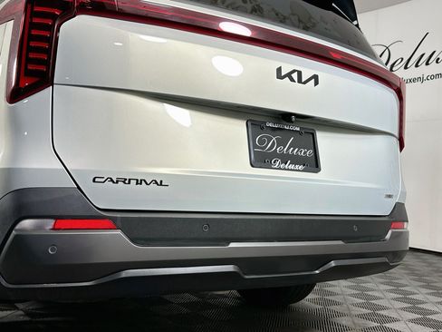 Used 2025 Kia Carnival SX Prestige FWD image 27