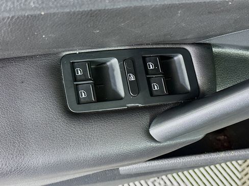 Used 2015 Volkswagen Passat TDI SE FWD image 15