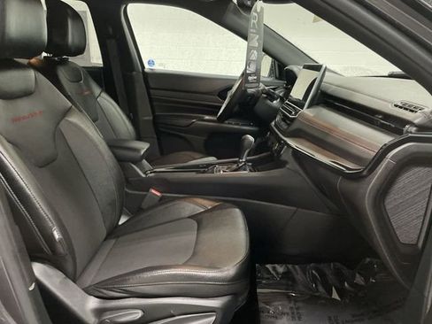 Used 2024 Jeep Compass Trailhawk image 18