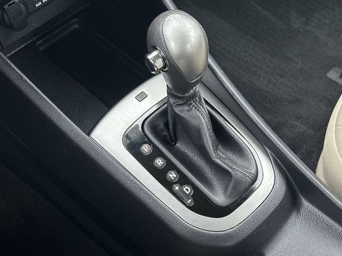 Used 2013 Kia Rio EX image 19