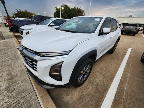 Used 2026 Chevrolet Equinox LT FWD image 4