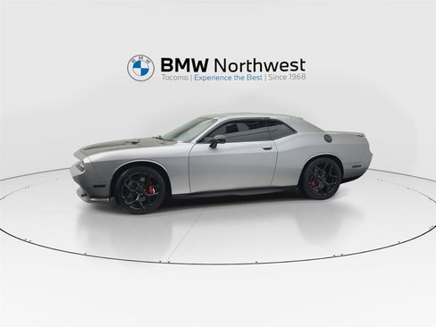 Used 2011 Dodge Challenger SRT8 image 10