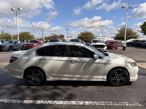 Certified 2017 Honda Accord Sport Special Edition image 2