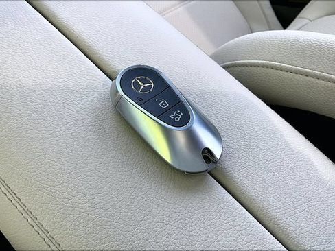 Certified 2026 Mercedes-Benz GLC 300 4MATIC image 38