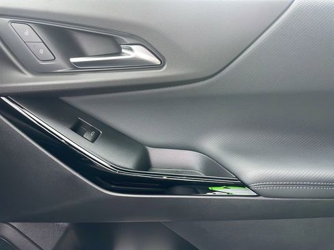 New 2026 Chevrolet Equinox LT w/ Convenience Package II image 18