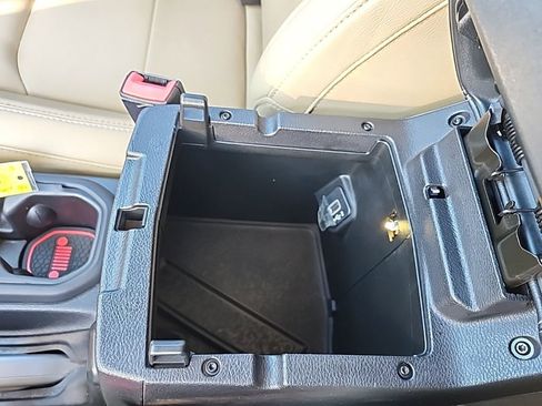 Used 2018 Jeep Wrangler Unlimited Sahara w/ Dual Top Group image 34