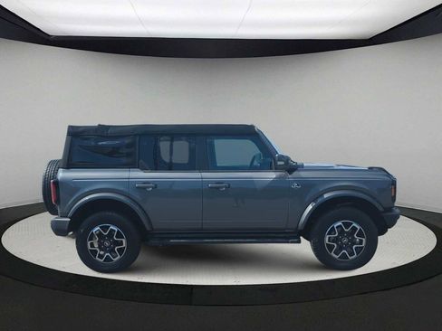 Used 2024 Ford Bronco Outer Banks image 9