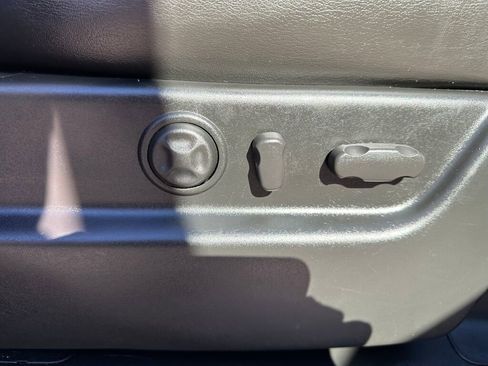 Used 2009 Cadillac Escalade 4WD Hybrid image 28