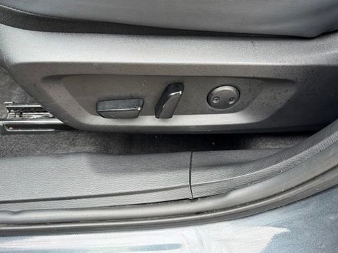 Used 2025 Mitsubishi Outlander SE FWD image 10