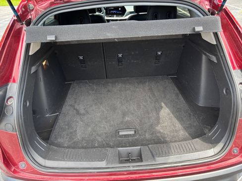 Used 2025 Chevrolet Trax LT FWD image 30