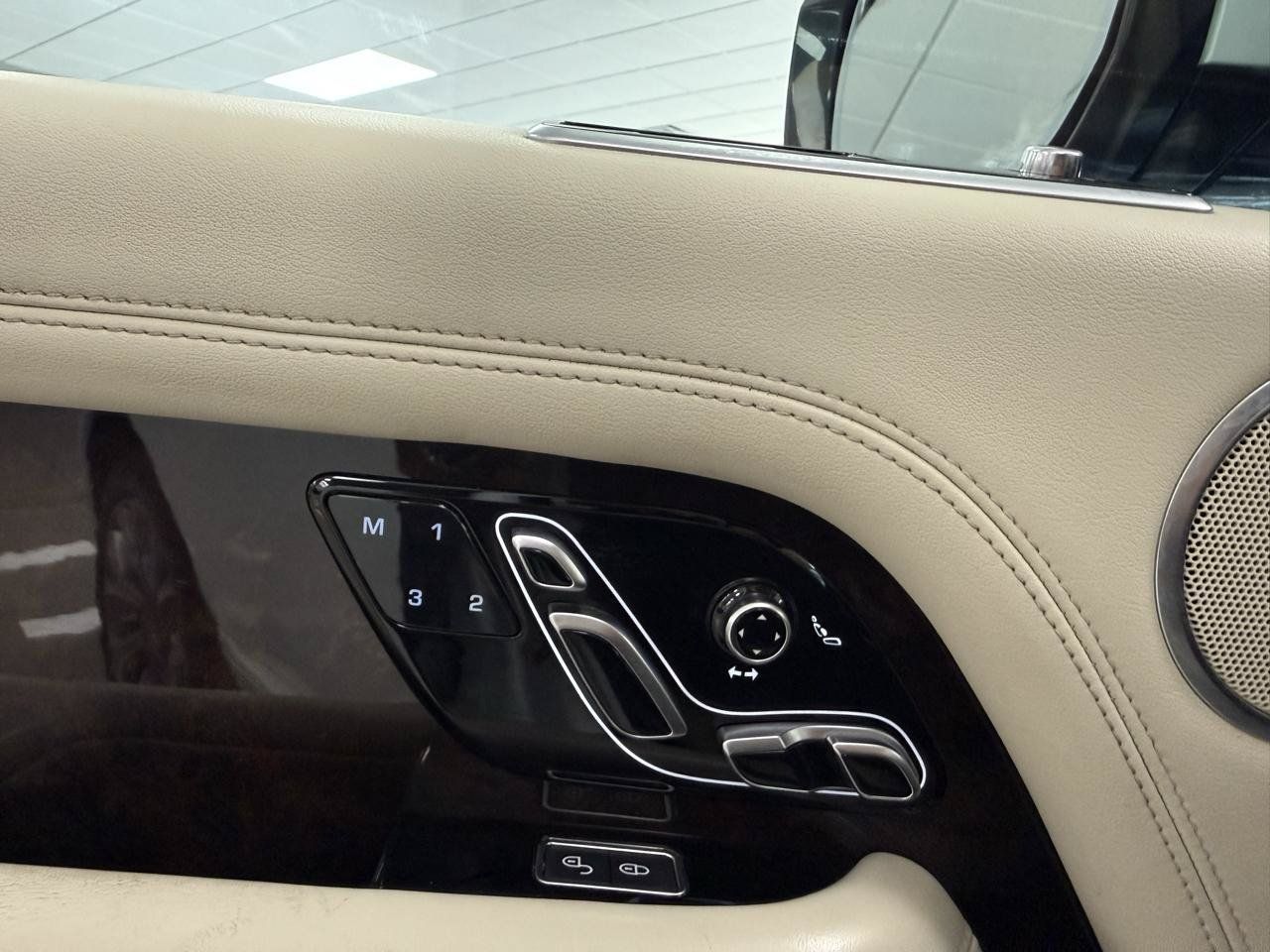 Used 2019 Land Rover Range Rover HSE AWD/4WD image 27