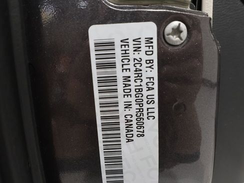 Used 2023 Chrysler Pacifica Touring-L image 29