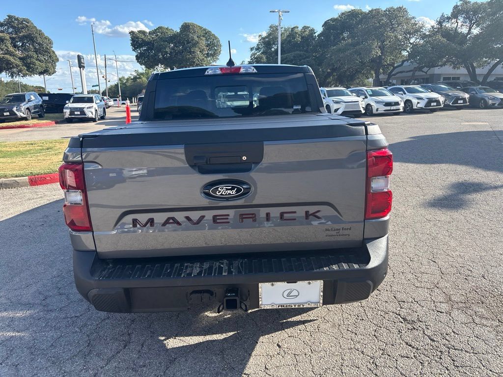 Used 2025 Ford Maverick Lariat w/ Black Appearance Package AWD/4WD image 4
