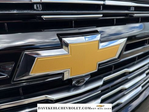 Used 2025 Chevrolet Suburban High Country w/ Sun And Tow Package AWD/4WD image 37