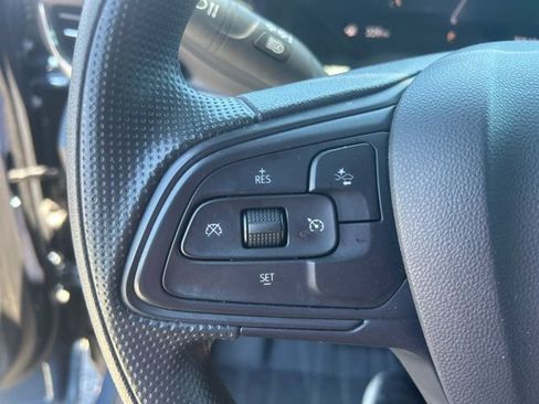 Used 2025 Buick Envista Preferred w/ Convenience II Package FWD image 17