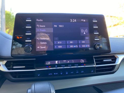 Used 2023 Toyota Sienna XLE image 69