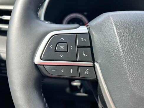 Used 2024 Toyota Highlander Platinum FWD image 17