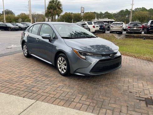 Used 2025 Toyota Corolla LE image 5