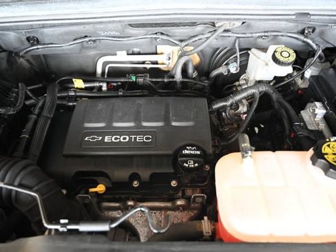 Used 2020 Chevrolet Trax LS AWD/4WD image 26