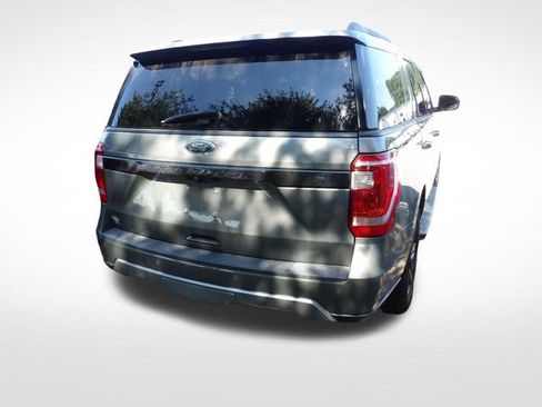 Used 2019 Ford Expedition XLT w/ Equipment Group 202A RWD image 16