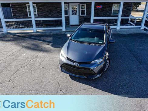 Used 2018 Toyota Corolla LE image 3
