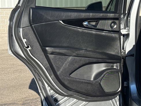 Used 2021 Lincoln Nautilus Reserve image 11