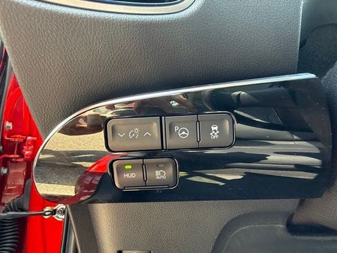 Used 2019 Toyota Prius Limited FWD image 21