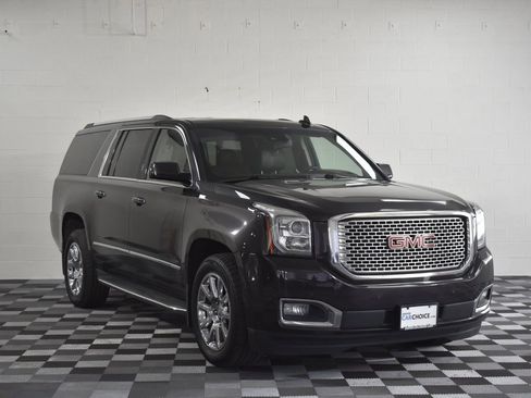 Used 2016 GMC Yukon XL Denali image 8