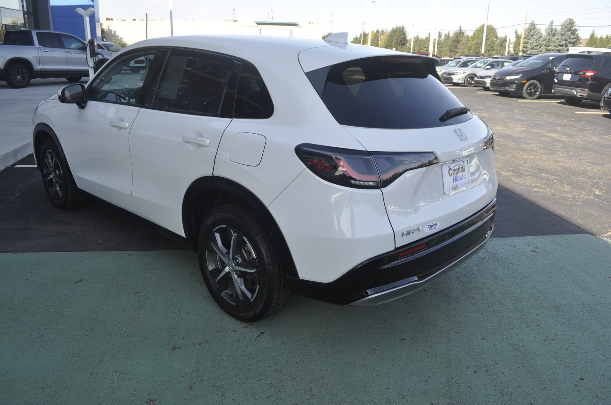 Used 2024 Honda HR-V EX-L image 5