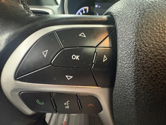 Used 2018 Jeep Grand Cherokee Altitude AWD/4WD image 18