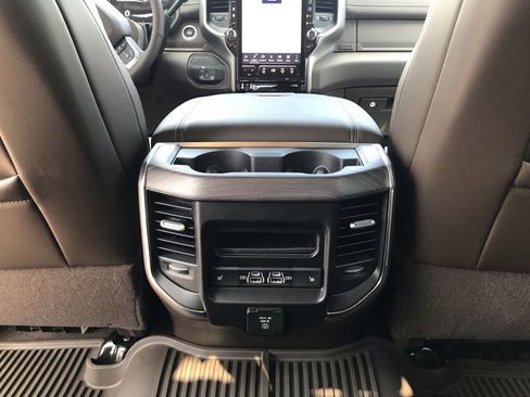 New 2026 RAM 2500 Laramie AWD/4WD image 21